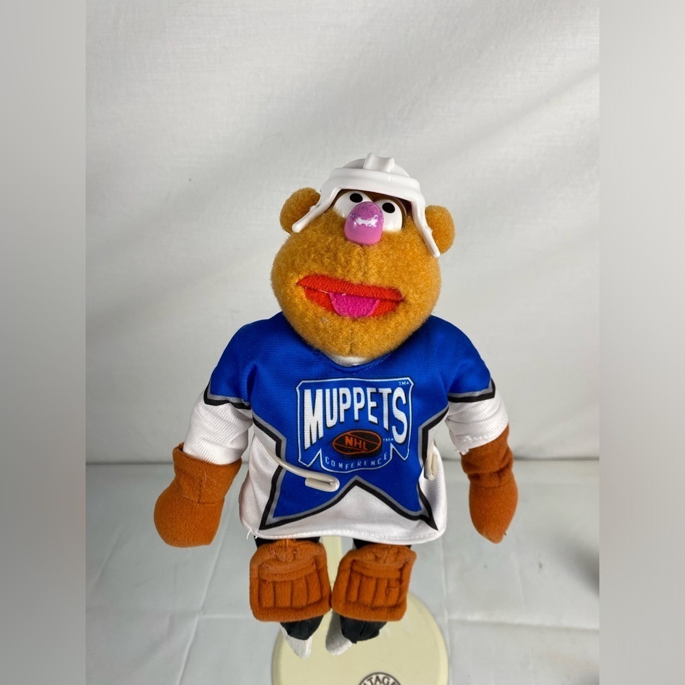 Vintage 1995 Fozzie Bear Muppets Hockey Stuffed Toy With Original Tag
